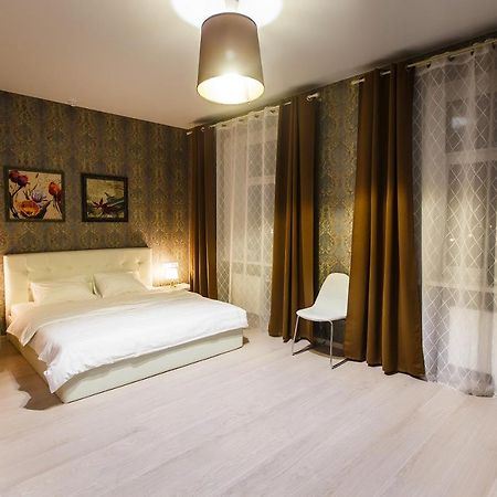 Lazar Hotel Baranavitsjy Buitenkant foto