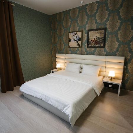 Lazar Hotel Baranavitsjy Buitenkant foto