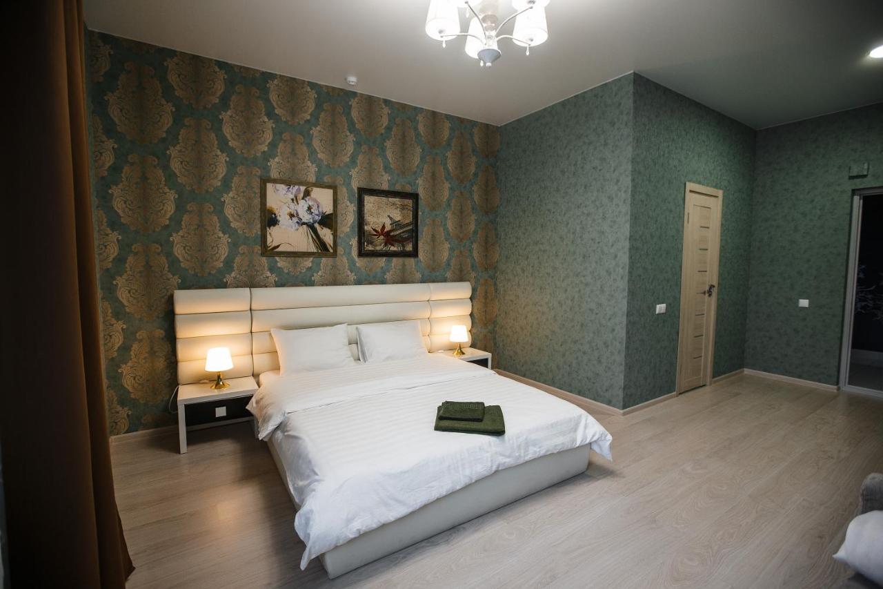 Lazar Hotel Baranavitsjy Buitenkant foto